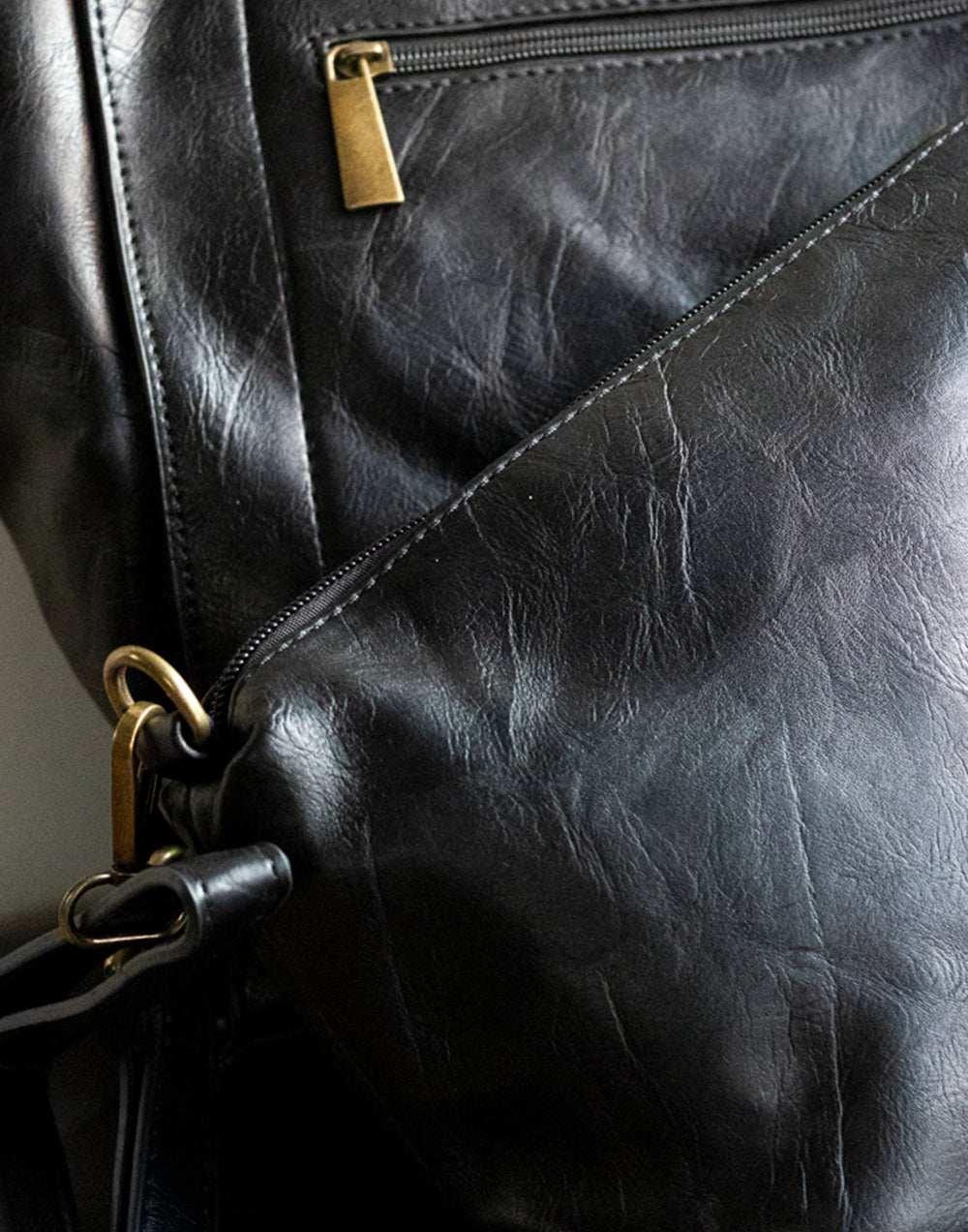 Bolso de hombro boho con tapeta y tachuelas negro vintage rustico elegante solapa tachuelas bolso cierre con cremallera cierre con iman mujer tienda de ropa muestrarios bolsos correa extraible correa ajustable bolsillo coleccion complementos