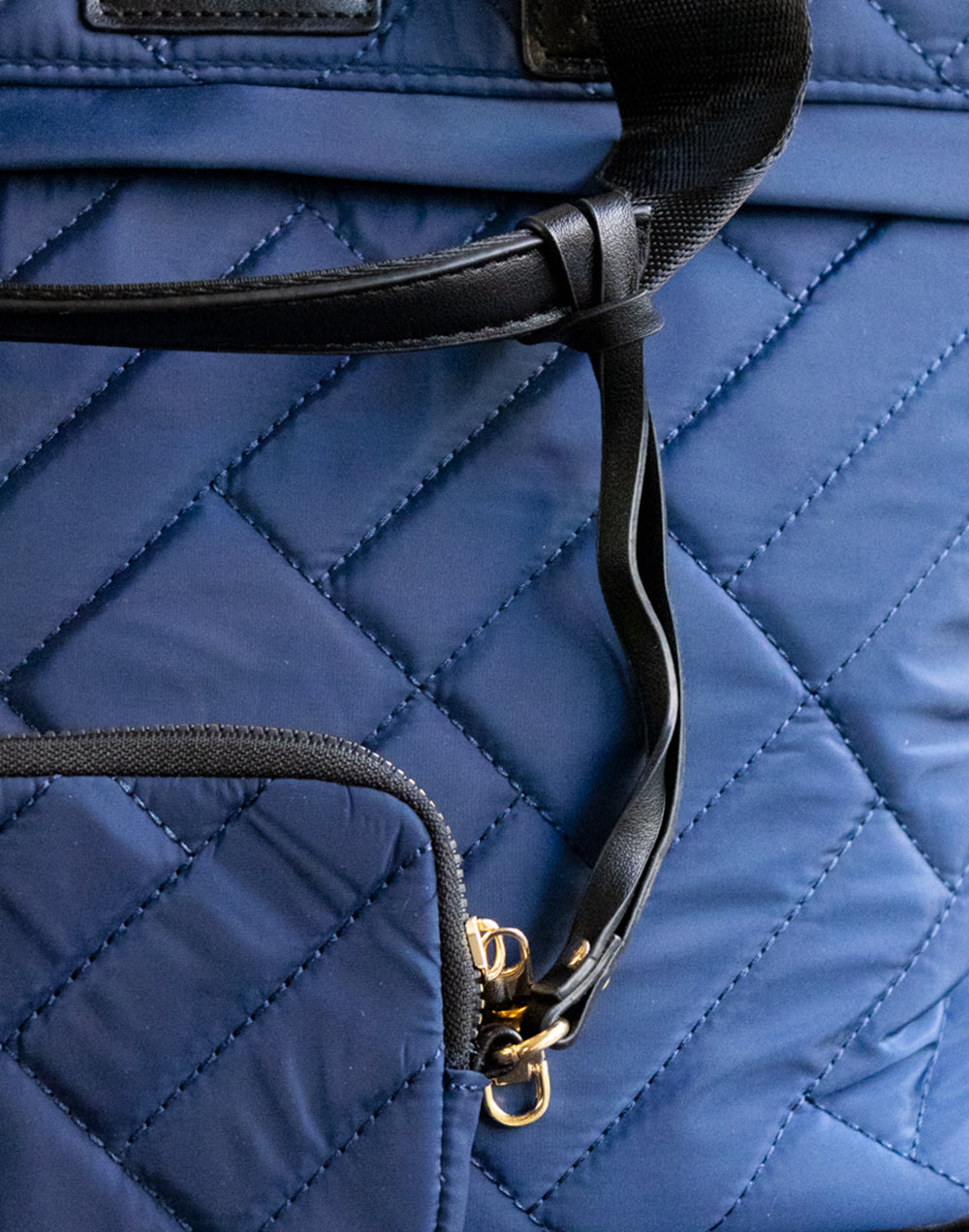 Bolso tote guateado con azul marino marfil tienda de ropa muestrarios mujeres accesorios complementos correa ajustable bolsos monedero elegante