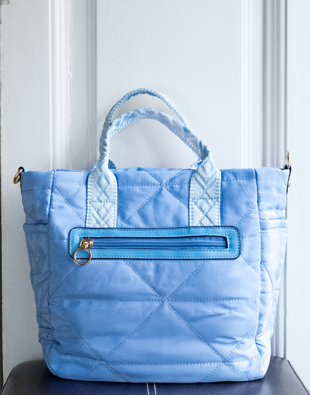 Bolso tote guateado azul celeste adorno tienda de ropa mujeres muestrarios bolsos tote guateado bolsillo correa extraible accesorios complementos coleccion