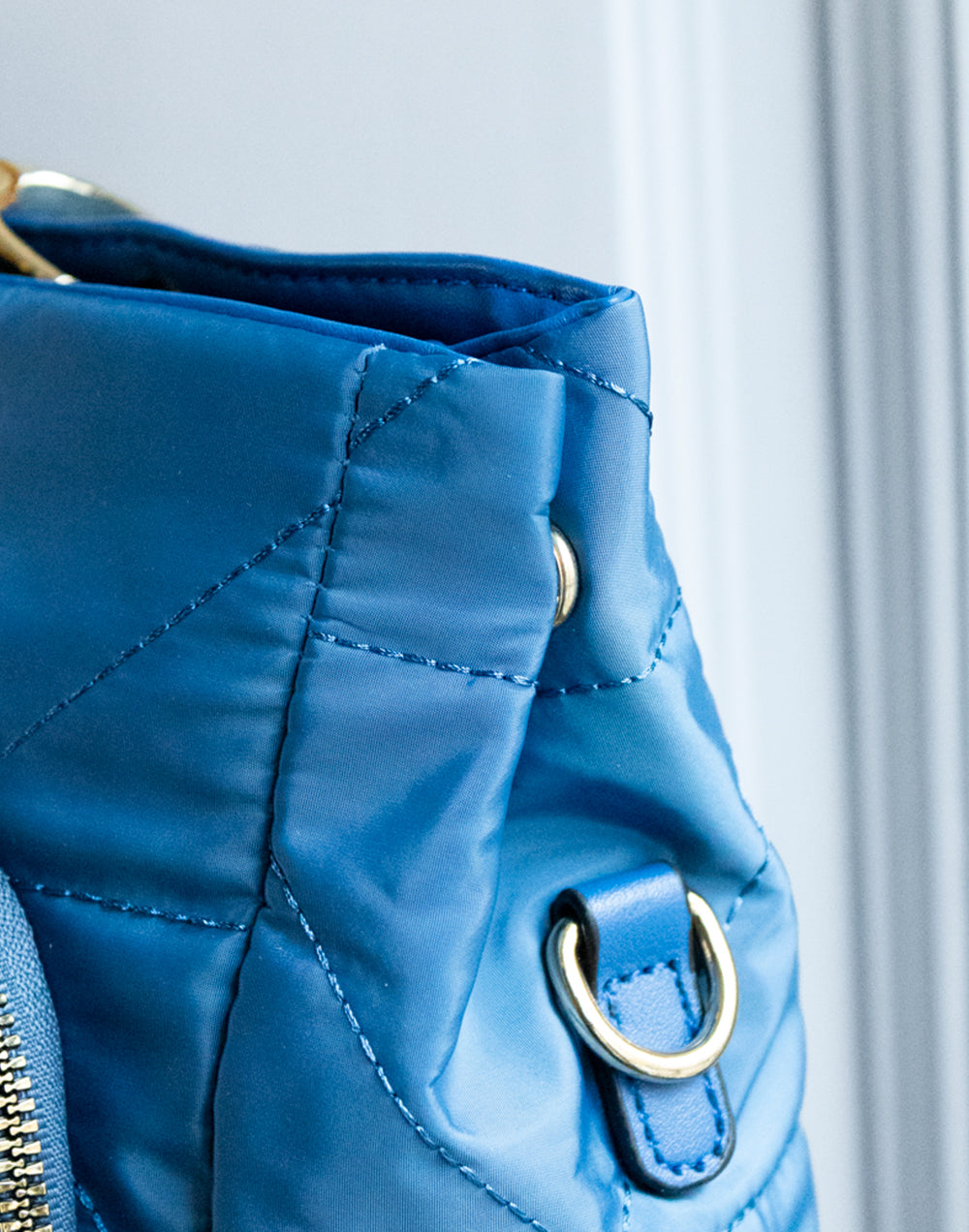 Bolso de mano mediano guateado azul tienda de ropa muestrarios mujer bolso complemento accesorios correa extraible bolsillo detalle de cordon