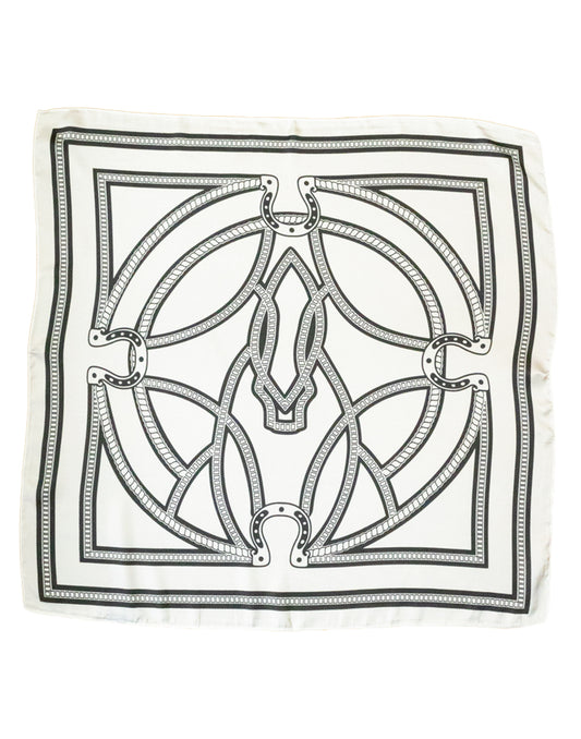 Pañuelo de seda con diseño ecuestre y herraduras entrelazadas blanco y negro tienda de ropa mujeres muestrarios complementos accesorios pañuelos herradura ecuestre inspiracion