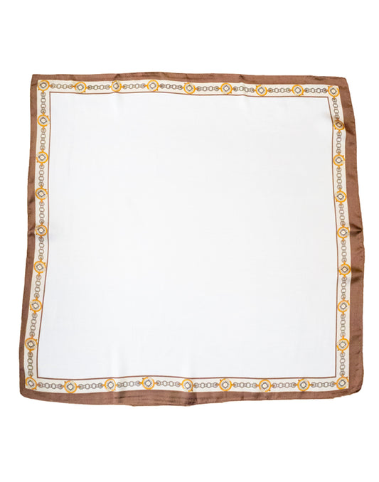 Pañuelo de seda con borde de eslabones sobre fondo blanco tienda de ropa muestrarios mujeres minimalista pañuelos pequeño marco borde eslabones marrón