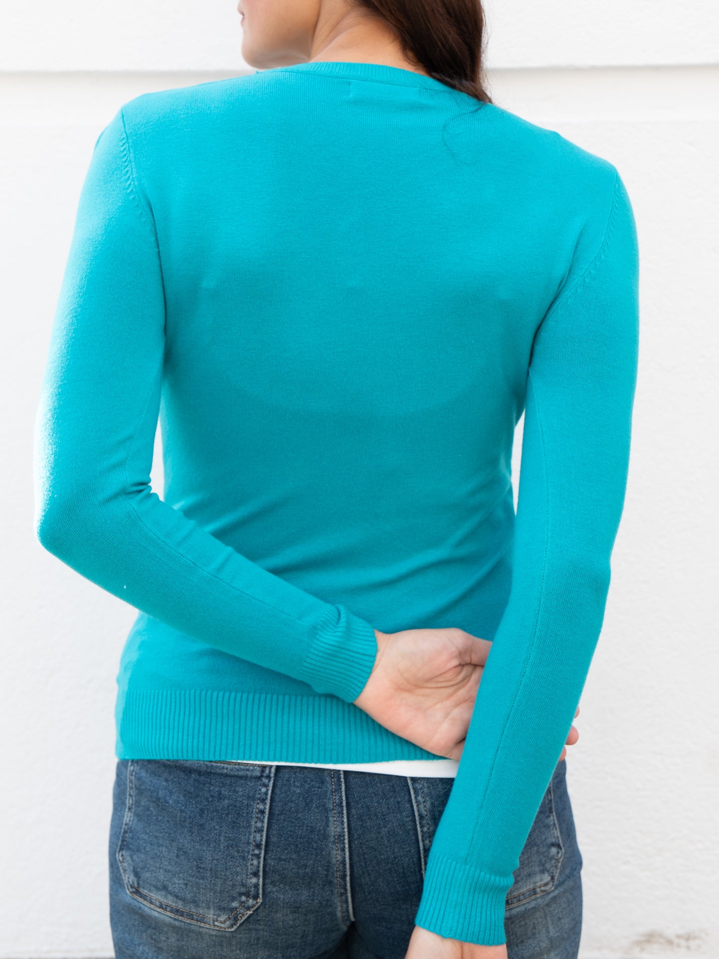 Jersey básico cuello caja entallado azul turquesa muestrarios de ropa y moda 