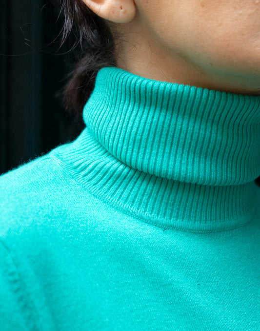 Jersey básico cuello vuelto verde aguamarina muestrarios de ropa y moda de mujer vestir bien