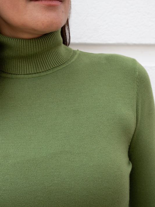 Jersey básico cuello vuelto verde muestrarios de ropa y moda de mujer 