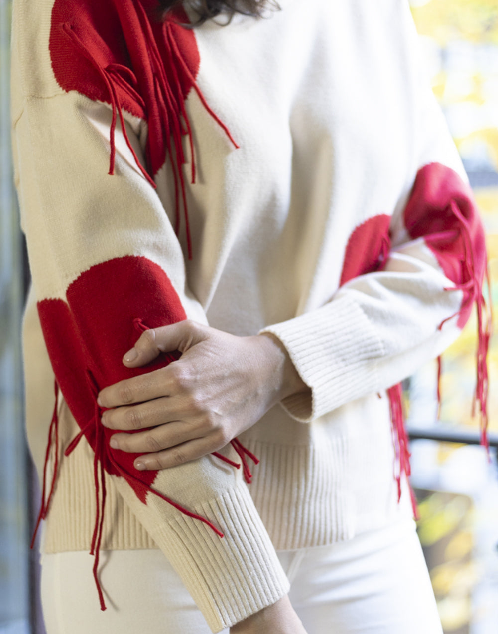 Jersey beige de corazones rojos muestrarios de ropa y moda de mujer vestir bien con talla grande plus