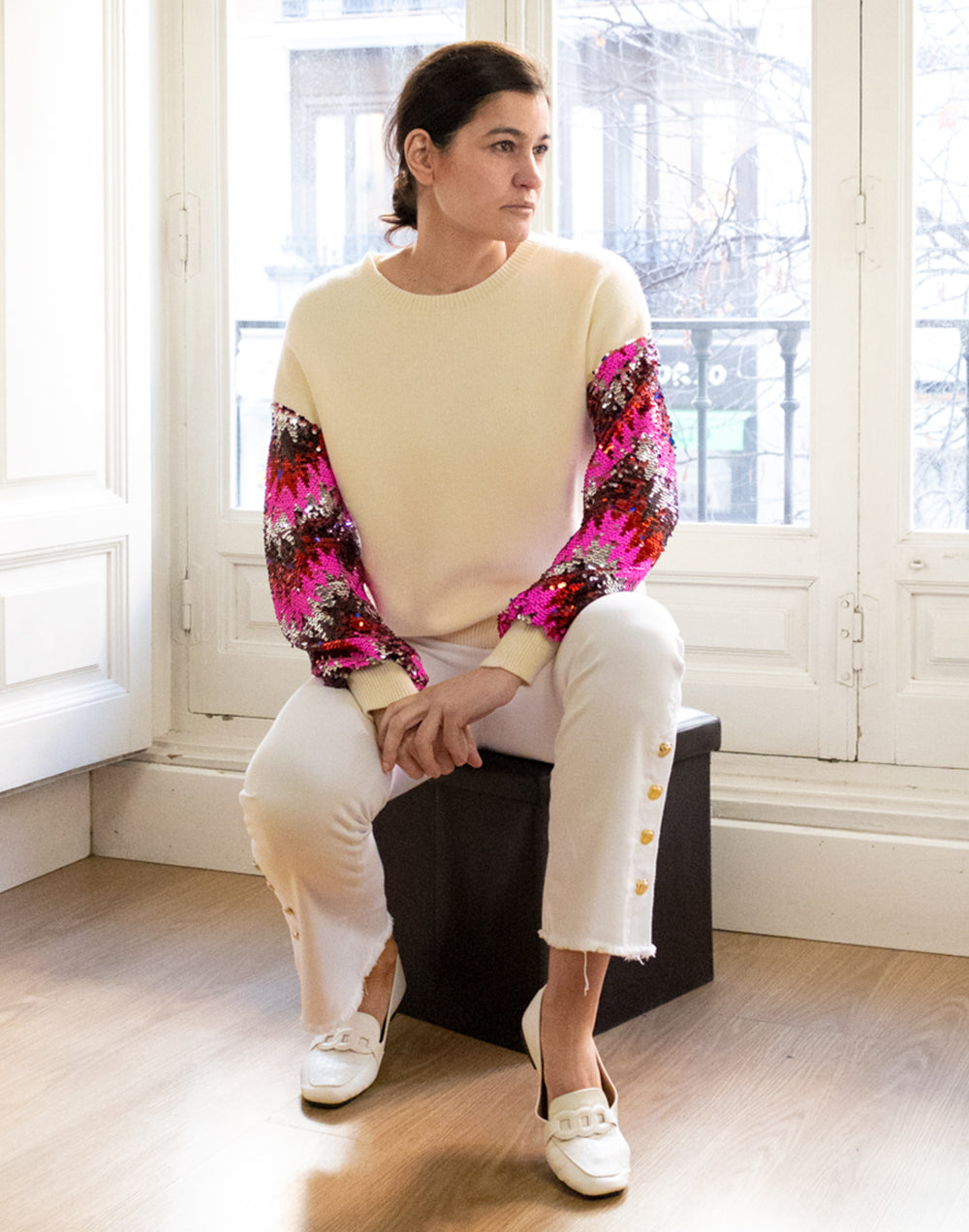 Jersey con manga de lentejuelas en zig-zag beige muestrarios de ropa y moda de mujer vestir bien con talla grande plus