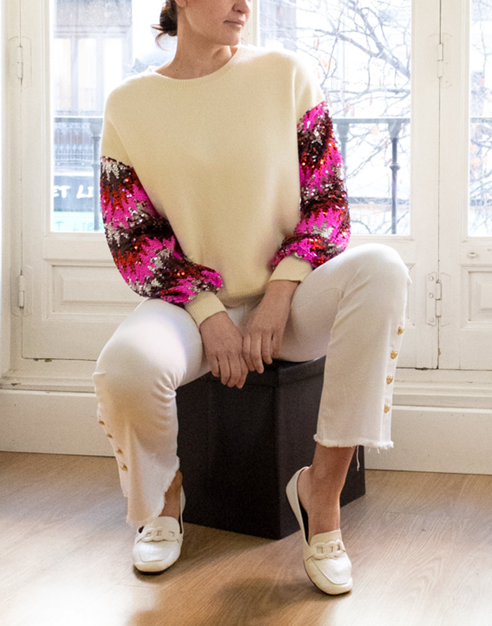 Jersey con manga de lentejuelas en zig-zag beige muestrarios de ropa y moda de mujer vestir bien con talla grande plus