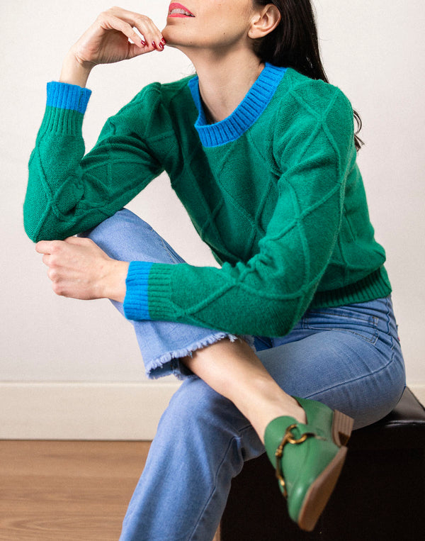 Jersey de rombos con manga abullonada verde y ribete azul muestrarios de ropa y moda de mujer vestir bien tienda Valladolid Burgos y Madrid