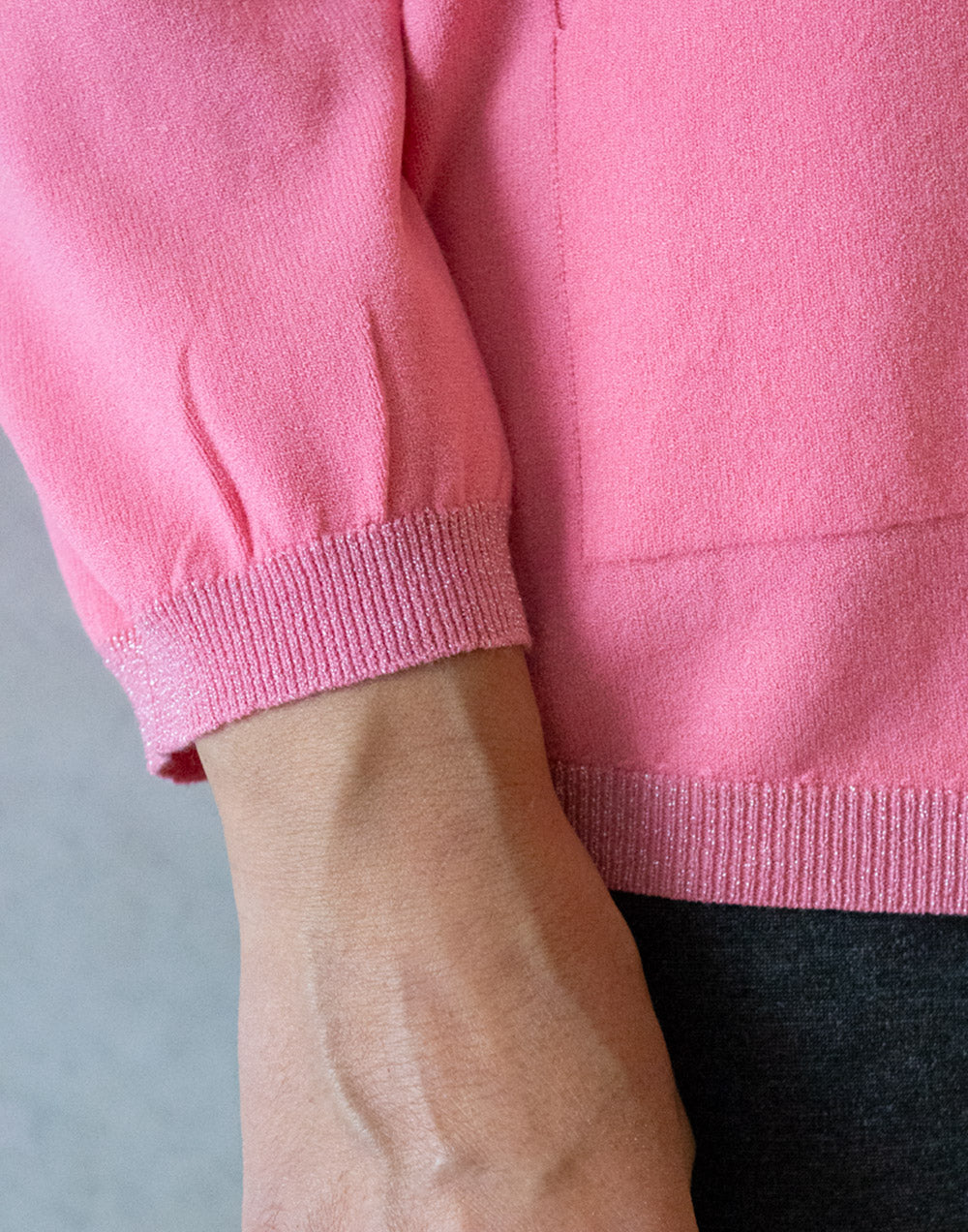 Jersey liso con bolsillos y botones joya rosa chicle muestrarios de ropa y moda de mujer vestir bien
