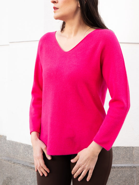 Jersey recto sin costuras cuello pico rosa fuerte muestrarios de ropa y moda de mujer vestir bien mujer mediana edad 
