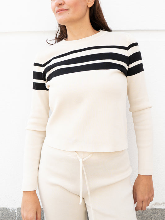 Jersey y Pantalón de tricot con rayas a contraste blanco marfil muestrarios de moda y ropa conjunto de punto total look mujer 