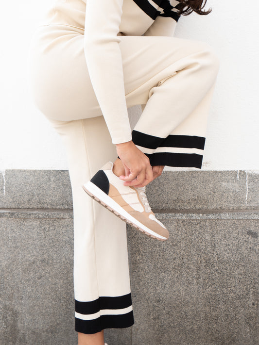 Jersey y Pantalón de tricot con rayas a contraste blanco marfil muestrarios de moda y ropa conjunto de punto total look mujer 