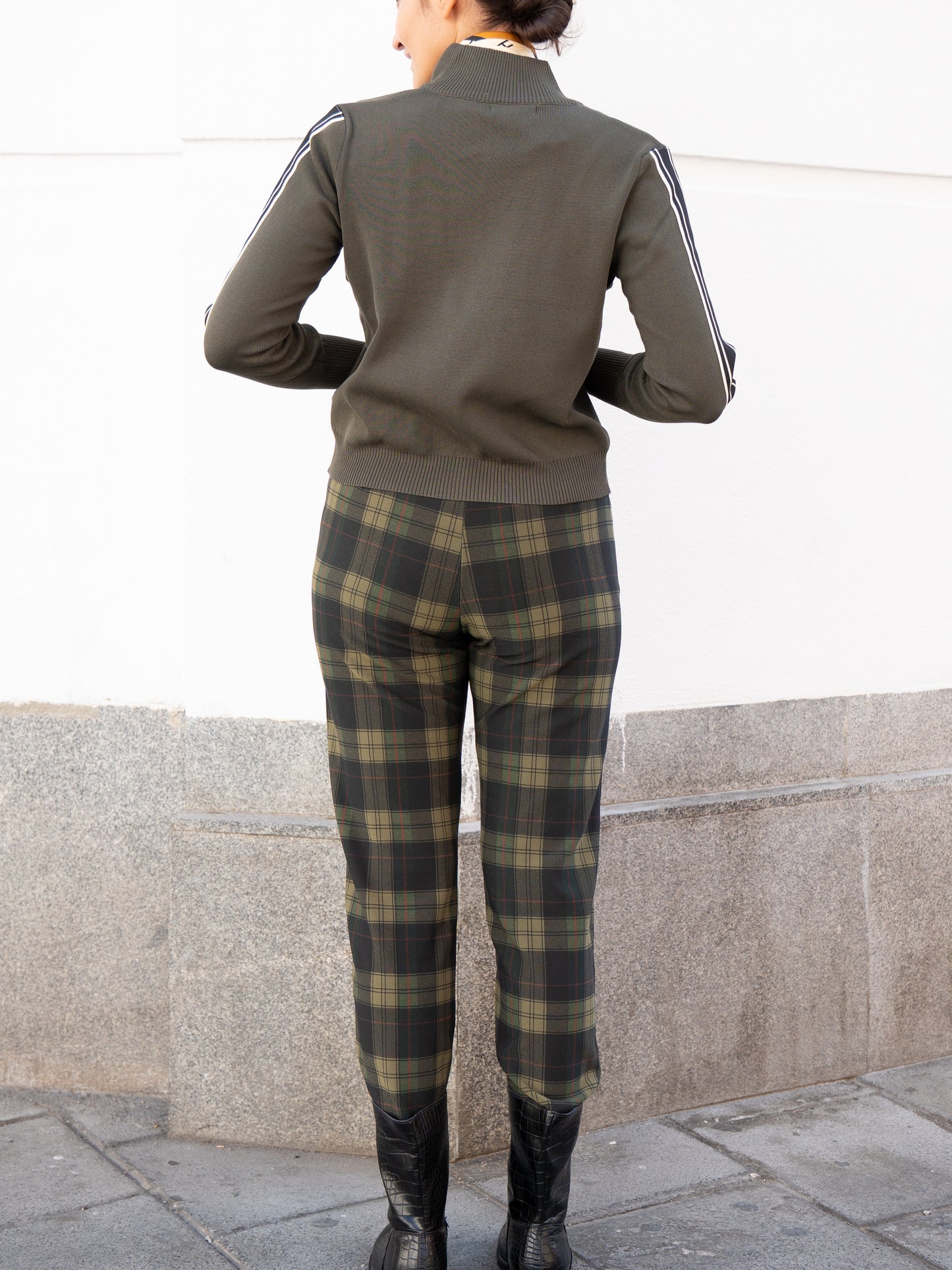 Chaqueta de punto con cinta lateral verde kaki