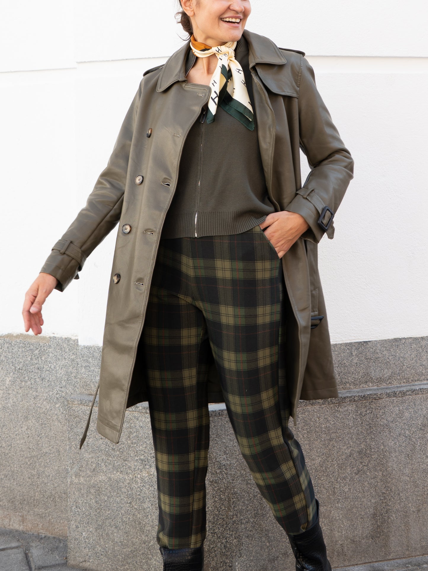 Leggins de cuadro escocés verde muestrarios de ropa y moda gabardina efecto piel verde 