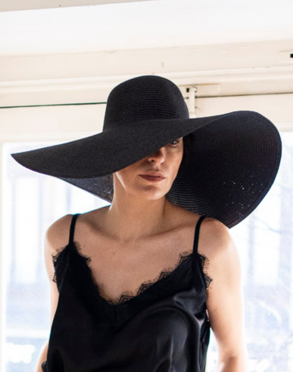 Maxi pamela negra muestrarios de ropa y accesorios de mujer sombrero invitada perfecta ideal boda