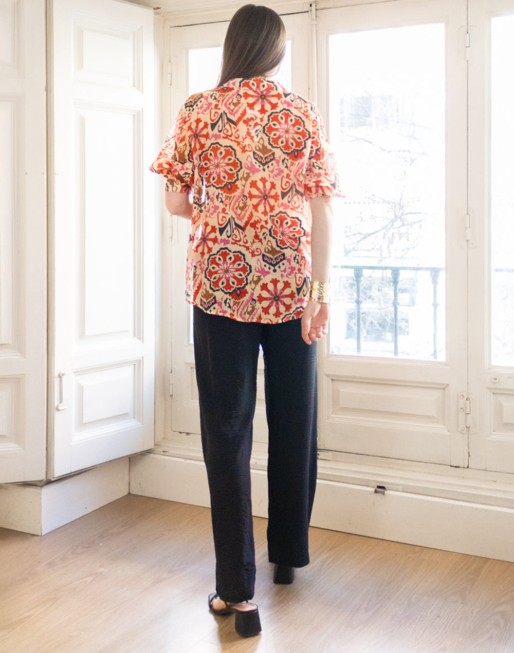 Pantalón recto de verano fluido negro muestrarios de ropa y moda de mujer vestir bien con talla grande