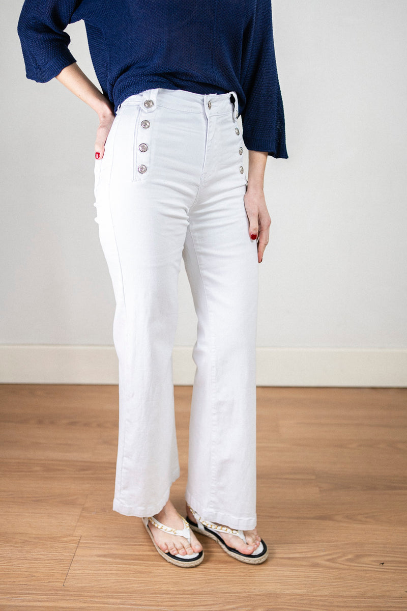 Pantalón vaquero blanco botón joya frontal muestrarios de mora y ropa de mujer con talla grande plus