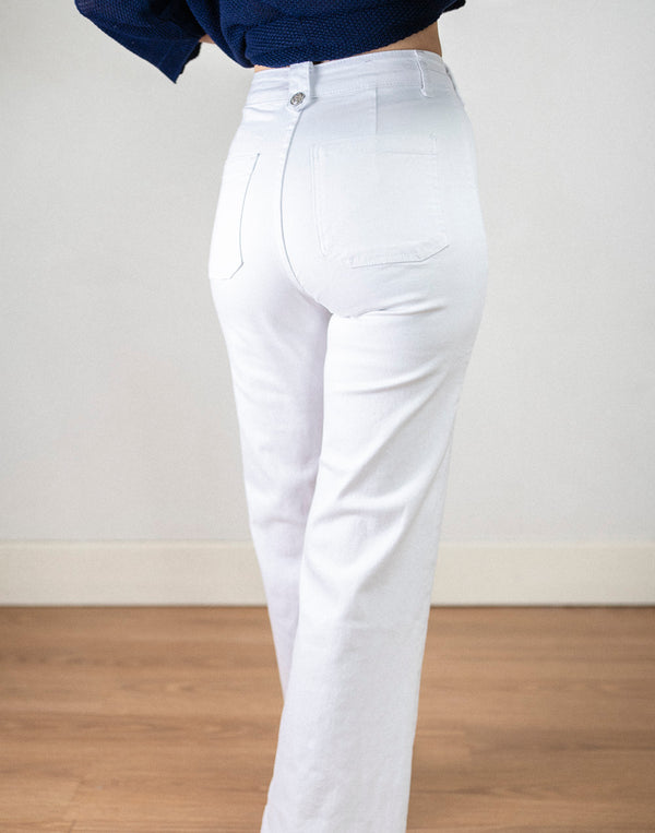 Pantalón vaquero blanco botón joya frontal muestrarios de mora y ropa de mujer con talla grande plus