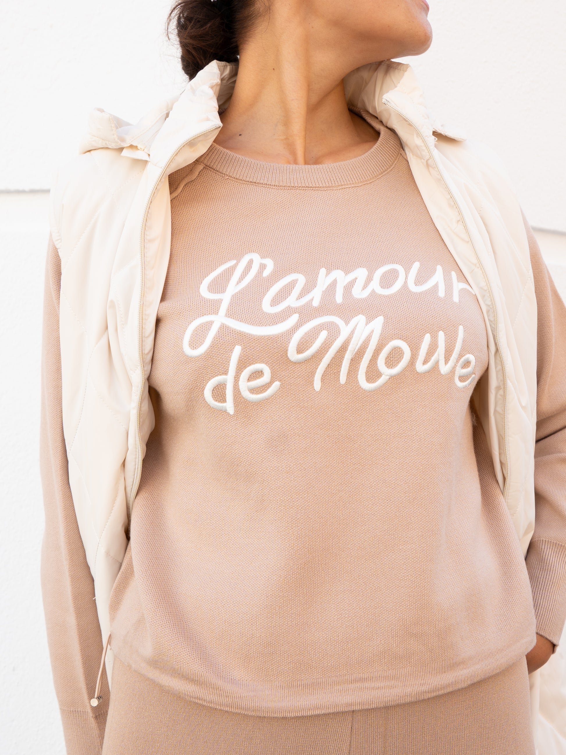 Sudadera `L'Amour´ camel muestrarios de ropa y moda de mujer chaleco acolchado rombos 