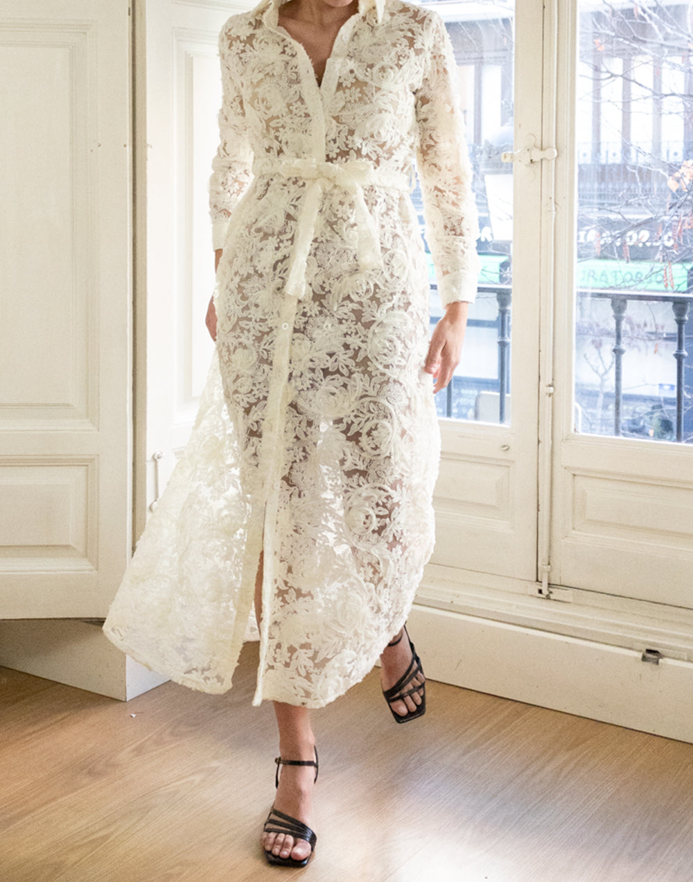 Vestido camisero de tul bordado blanco muestrarios de ropa y moda de mujer vestir bien vestido espectacular