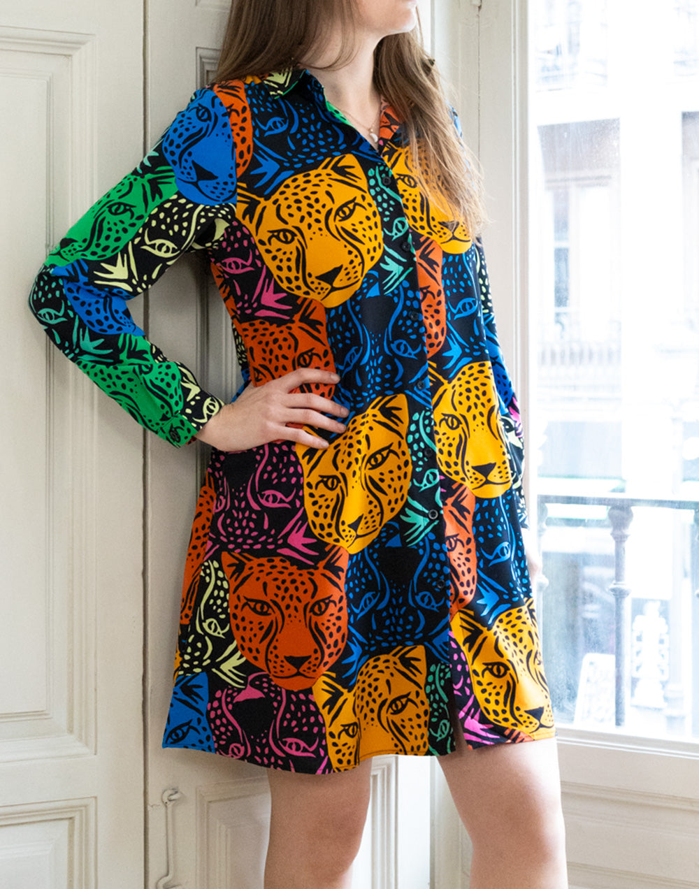 Vestido corto camisero estampado leopardo de colores