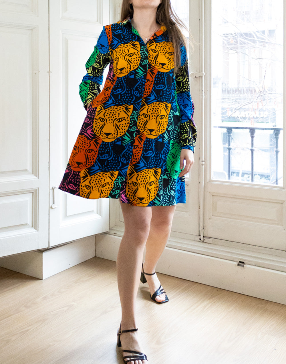 Vestido corto camisero estampado leopardo de colores