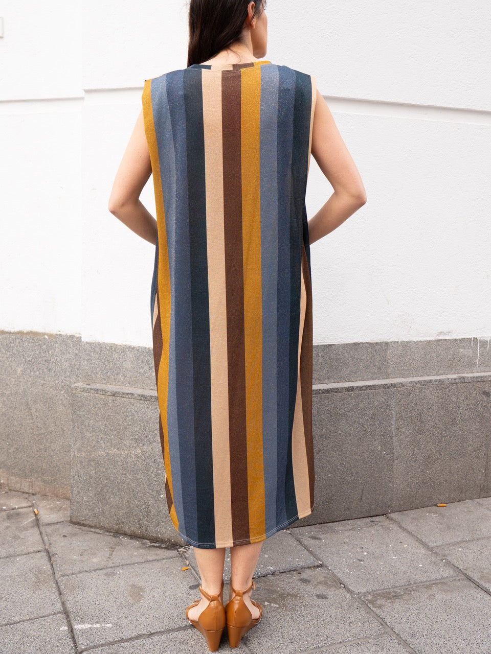 Vestido de rayas con lurex azul y marrón muestrarios de ropa y moda de mujer vestir bien mujer mediana edad talla grande 
