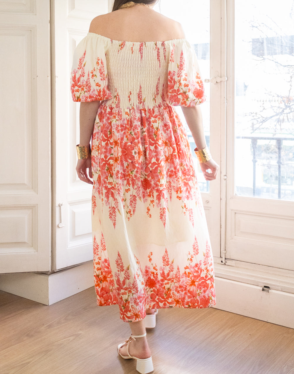 Vestido largo nido de abeja con estampado de flores coral muestrarios de ropa y accesorios de mujer vestir bien ideas invitada mediana edad