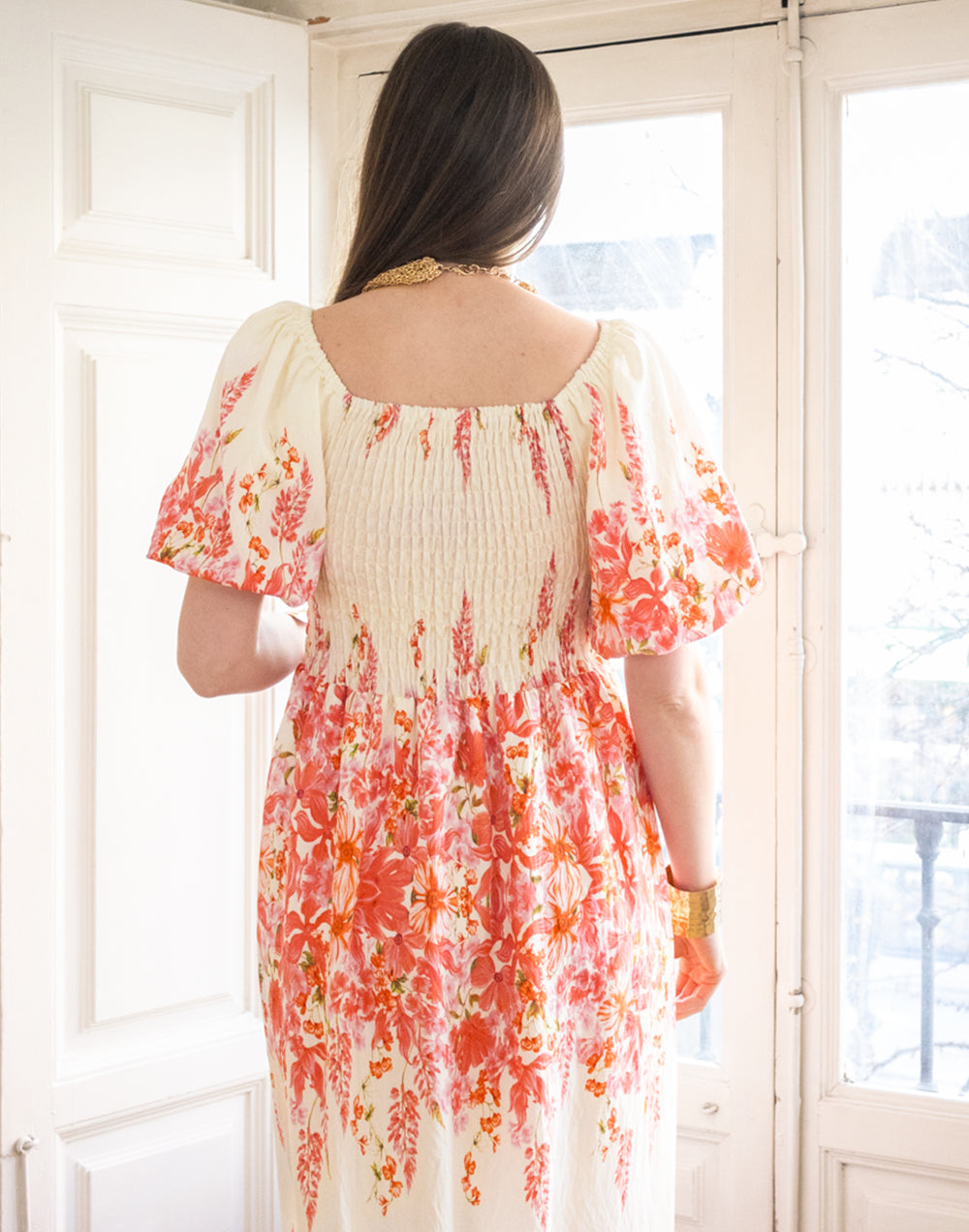 Vestido largo nido de abeja con estampado de flores coral muestrarios de ropa y accesorios de mujer vestir bien ideas invitada mediana edad