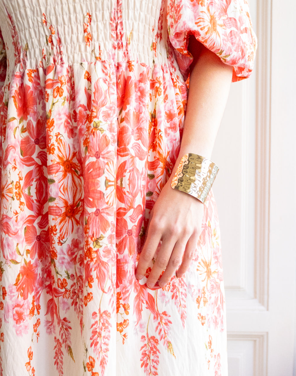 Vestido largo nido de abeja con estampado de flores coral muestrarios de ropa y accesorios de mujer vestir bien ideas invitada mediana edad