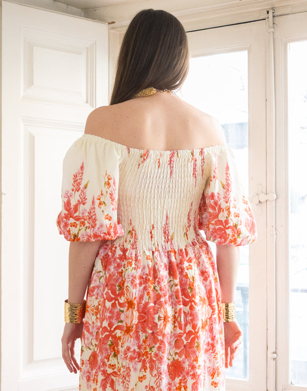 Vestido largo nido de abeja con estampado de flores coral muestrarios de ropa y accesorios de mujer vestir bien ideas invitada mediana edad