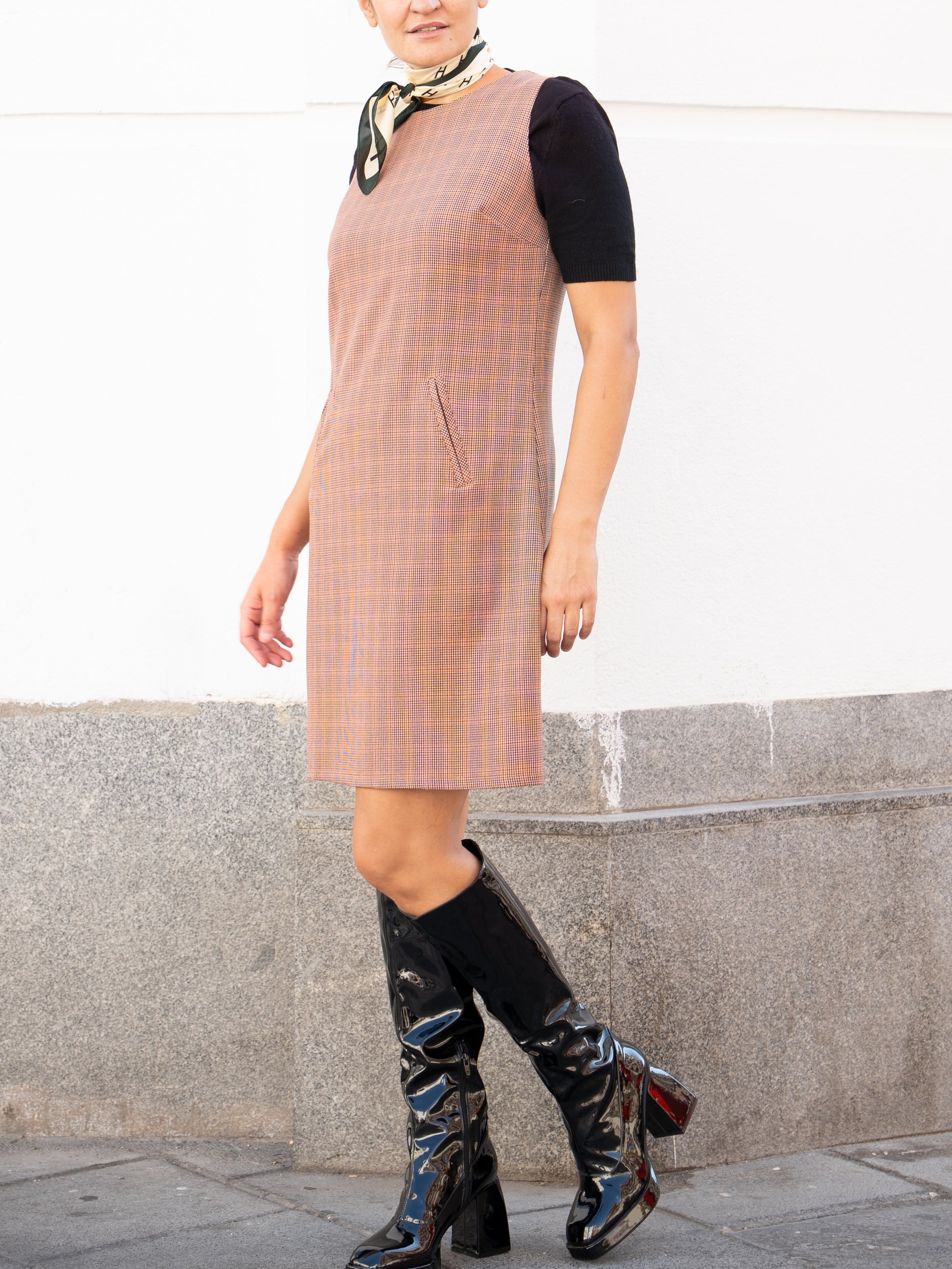 Vestido pichi recto de cuadros camel muestrarios de ropa y moda de mujer vestir bien con talla grande plus 