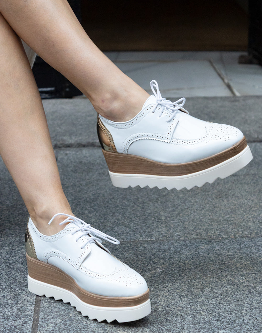 Zapato de cordones con plataforma blanco muestrarios de ropa y moda de mujer vestir calzado cómodo