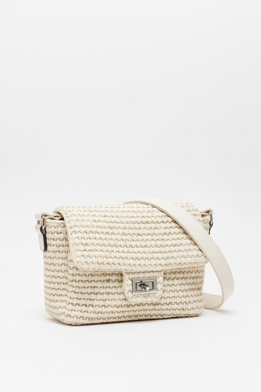 Bolso rafia vista tres cuartos