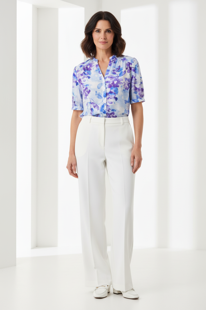 Camisa floral azul lila frontal modelo española