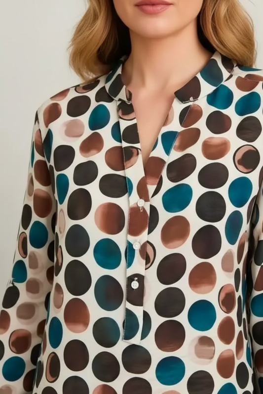 Camisa lunares retro detalle