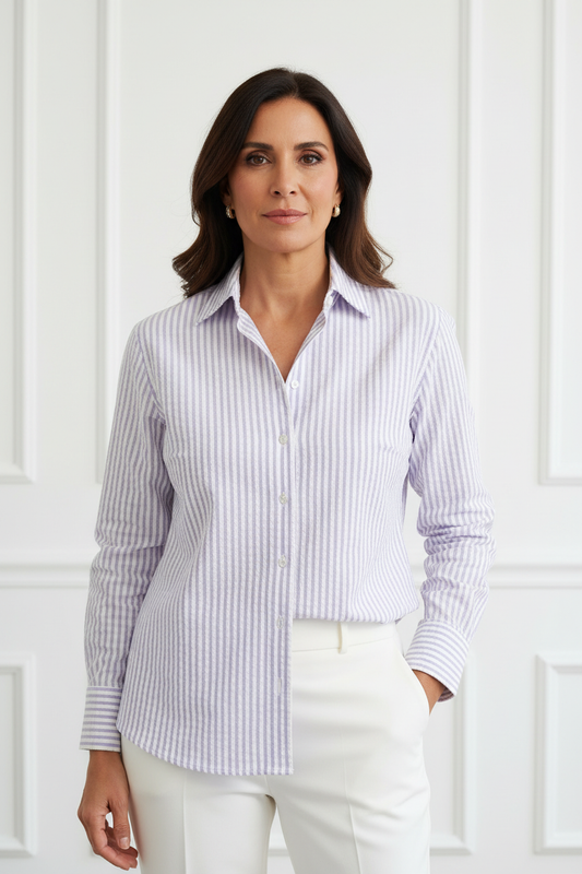 Camisa rayas horizontales lila con modelo española