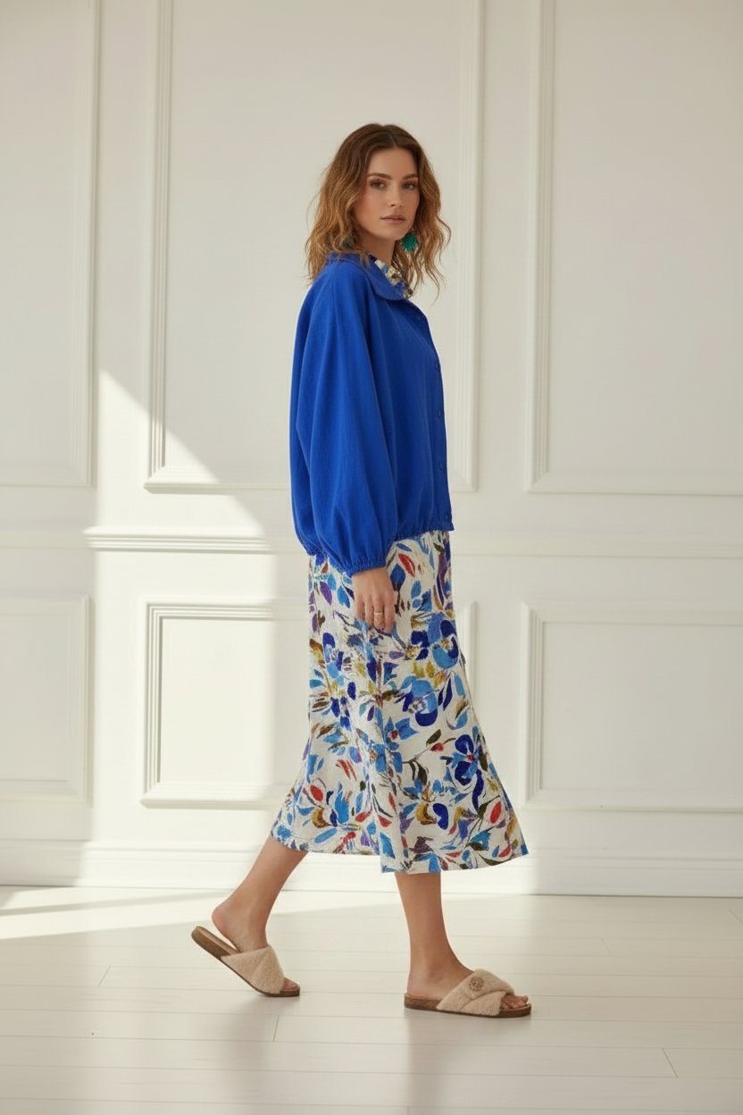 Cazadora azul + vestido - vista lateral