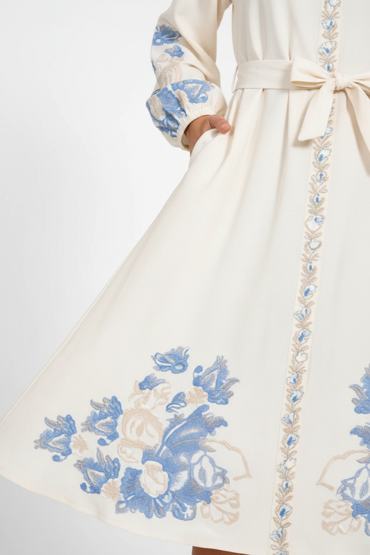 Detalle amplio bajo bordado