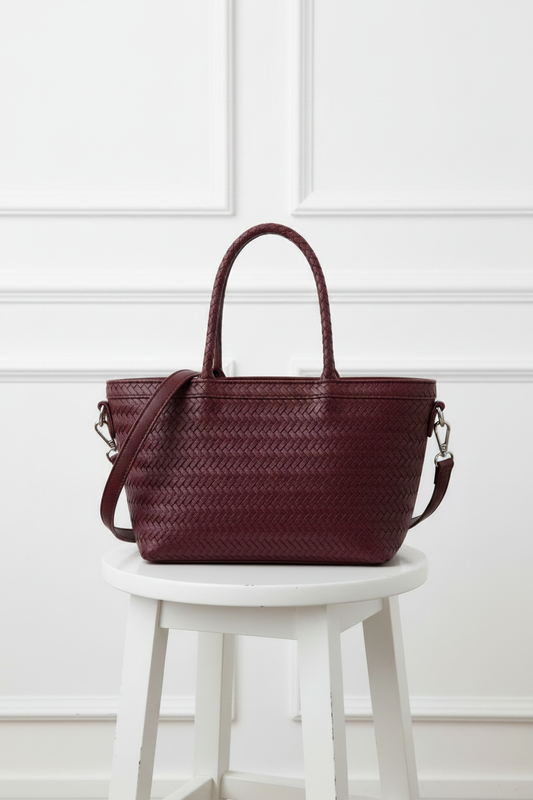 Bolso tote trenzado burdeos - vista frontal