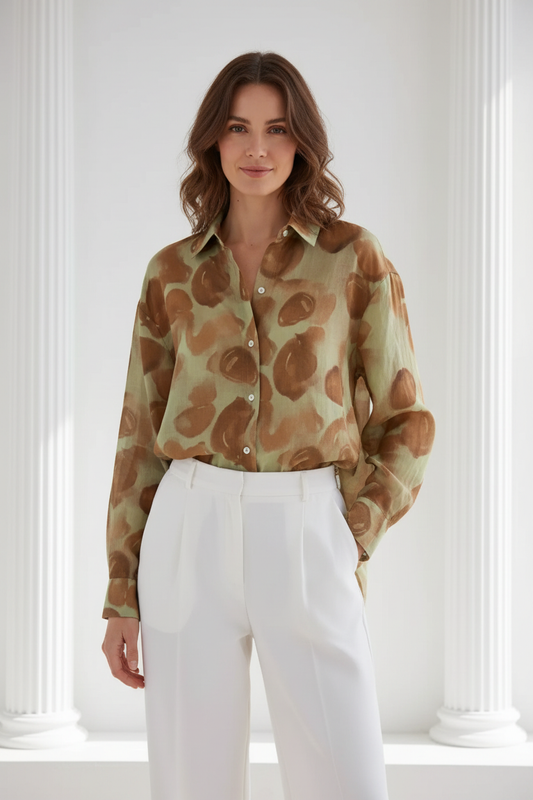 Modelo delgada de mediana edad - Fondo blanco