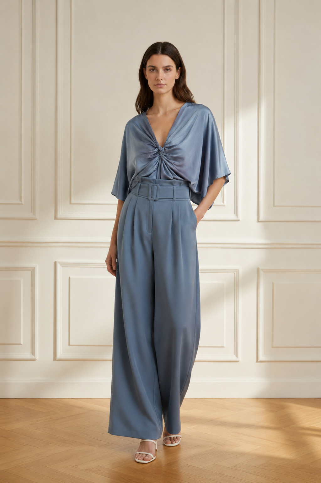 Top satinado azul con nudo talla única