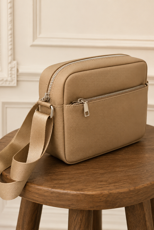 Bolso bandolera beige textura efecto piqué