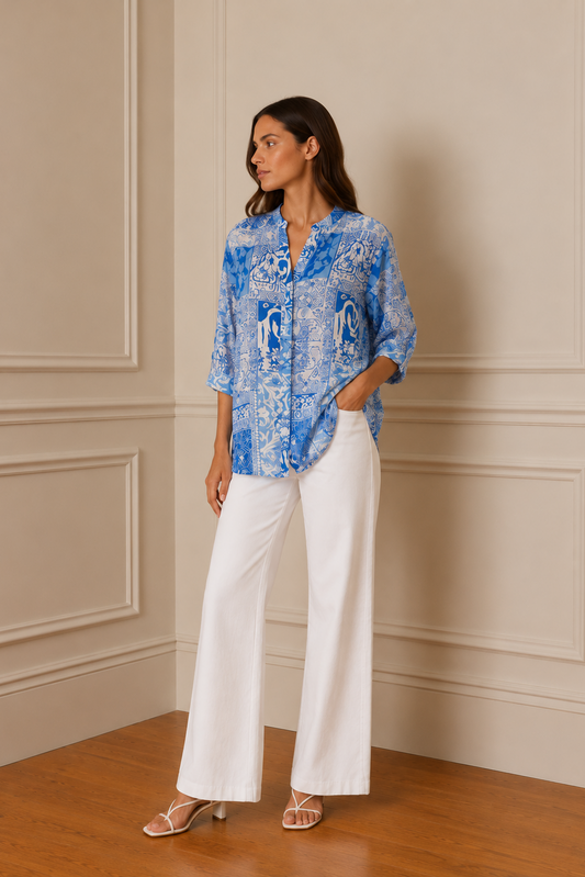 Camisa oversize patchwork azulejo - vista frontal cuerpo entero