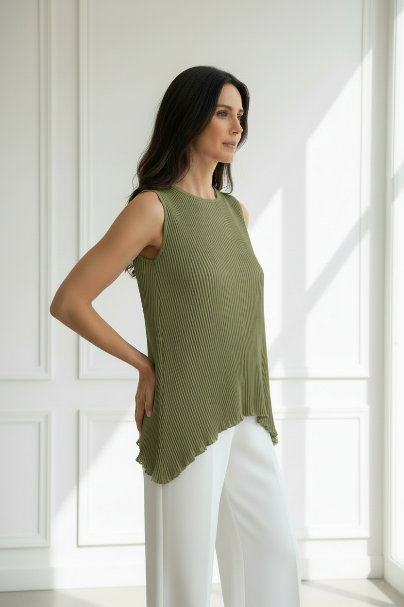 Top plisado verde oliva maniquí - lateral