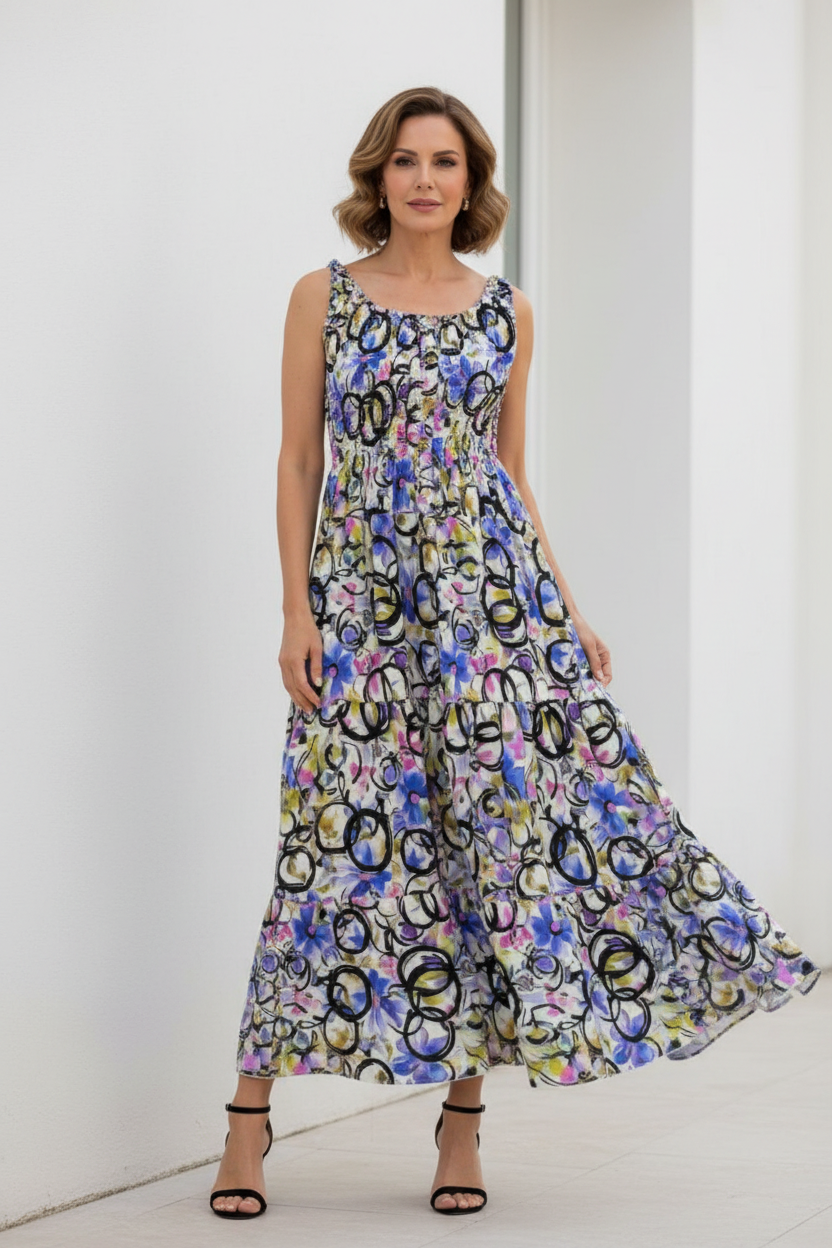 Vestido floral modelo 55 años exterior blanco