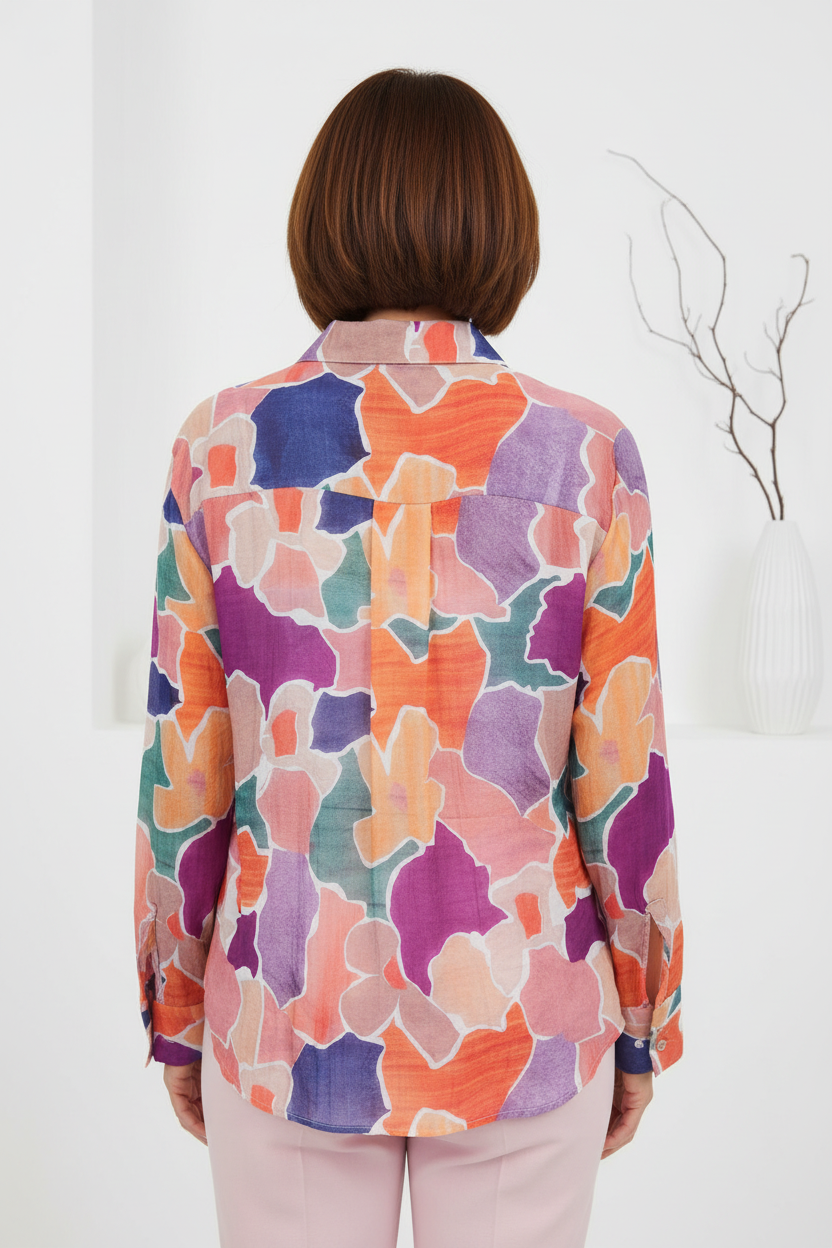 Vista de espalda - Camisa abstracta colorida