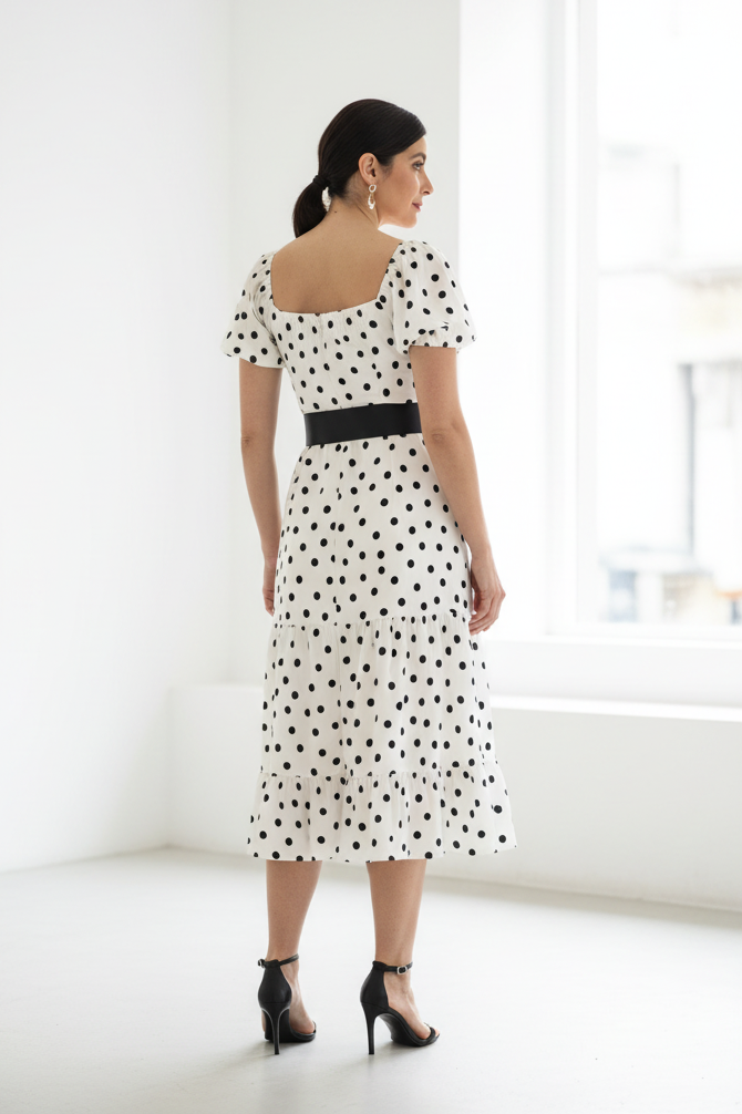 Vestido con manga farol blanco con lunares negros