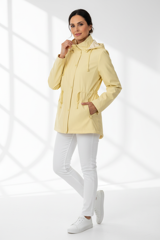 Chubasquero amarillo mantequilla con capucha